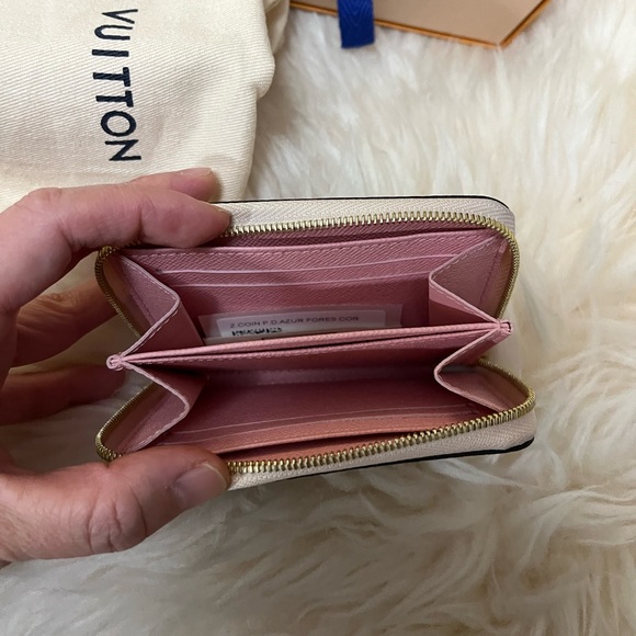 COPY - Authentic Louis Vuitton 2018 Christmas Animation Zippy compact wallet - Picture 6 of 13